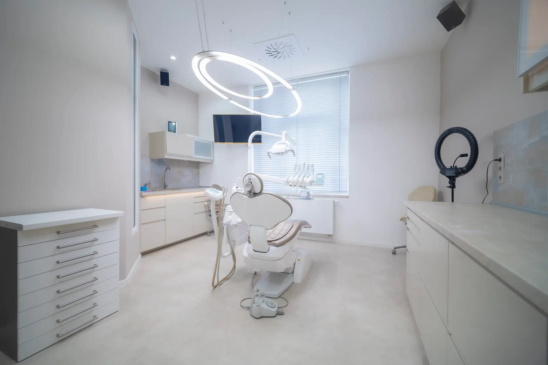 denticon-ambulancia-04-00001